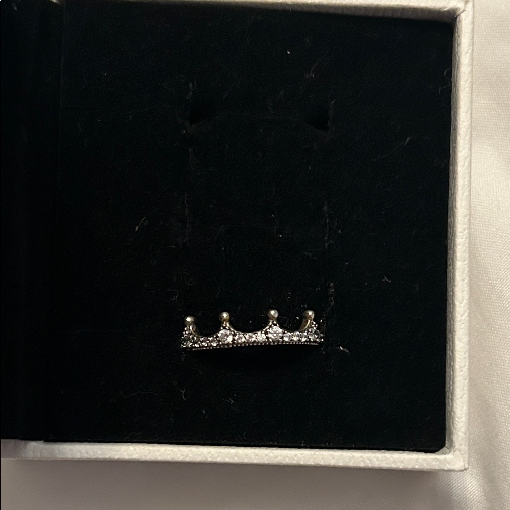 Crown ring